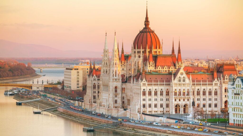 تمکن مالی برای اخذ ویزا مجارستان